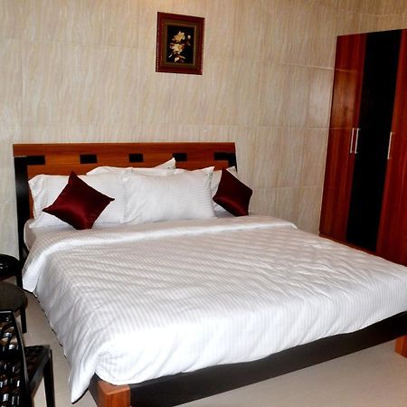 Peace Inn Chennai Eksteriør bilde
