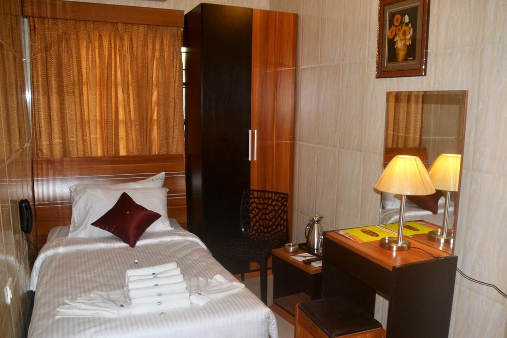 Peace Inn Chennai Eksteriør bilde