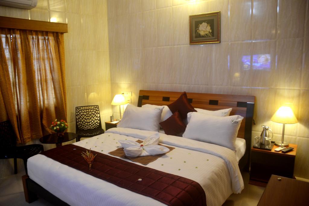 Peace Inn Chennai Eksteriør bilde