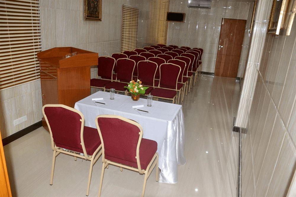 Peace Inn Chennai Eksteriør bilde