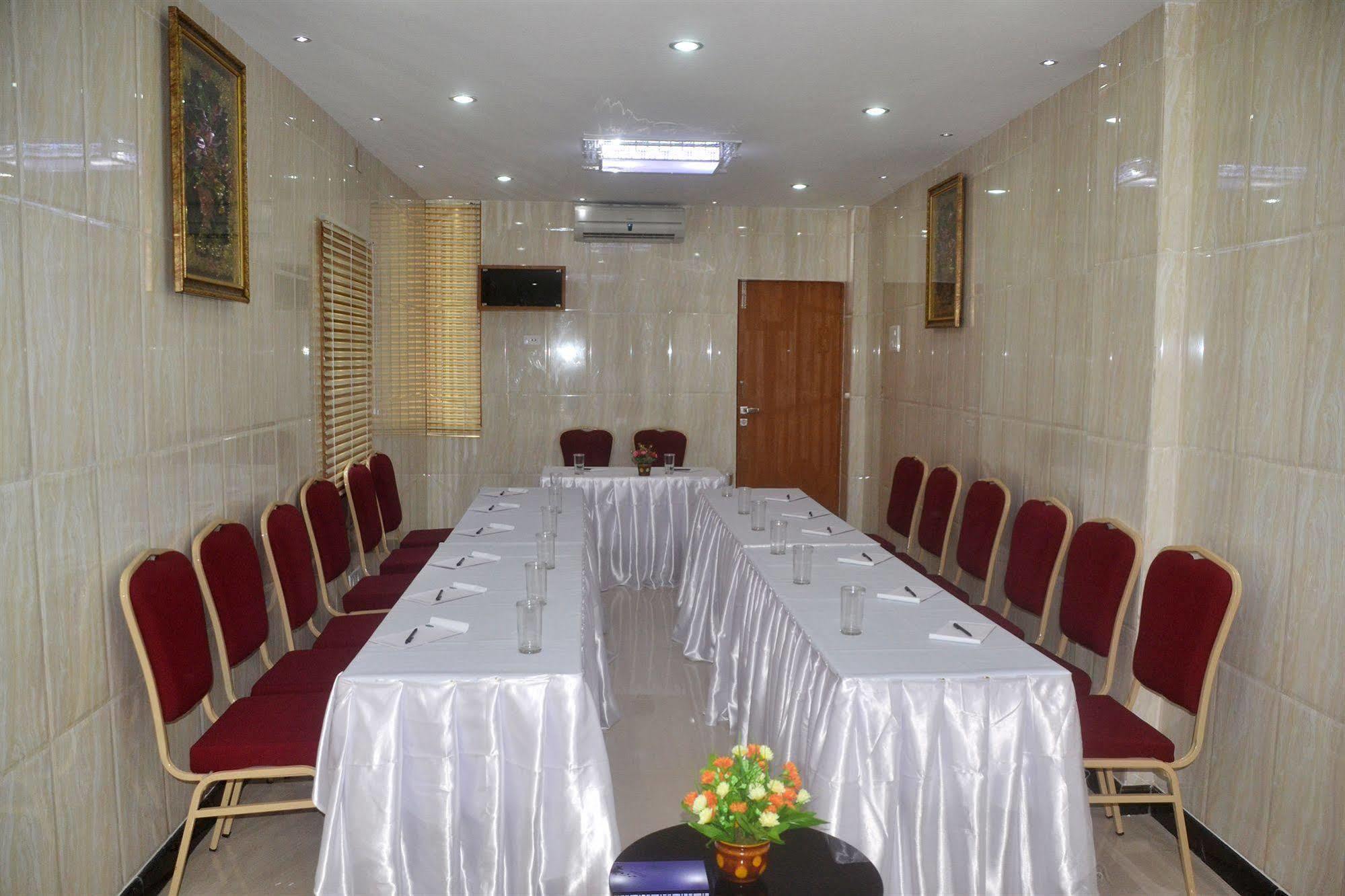 Peace Inn Chennai Eksteriør bilde