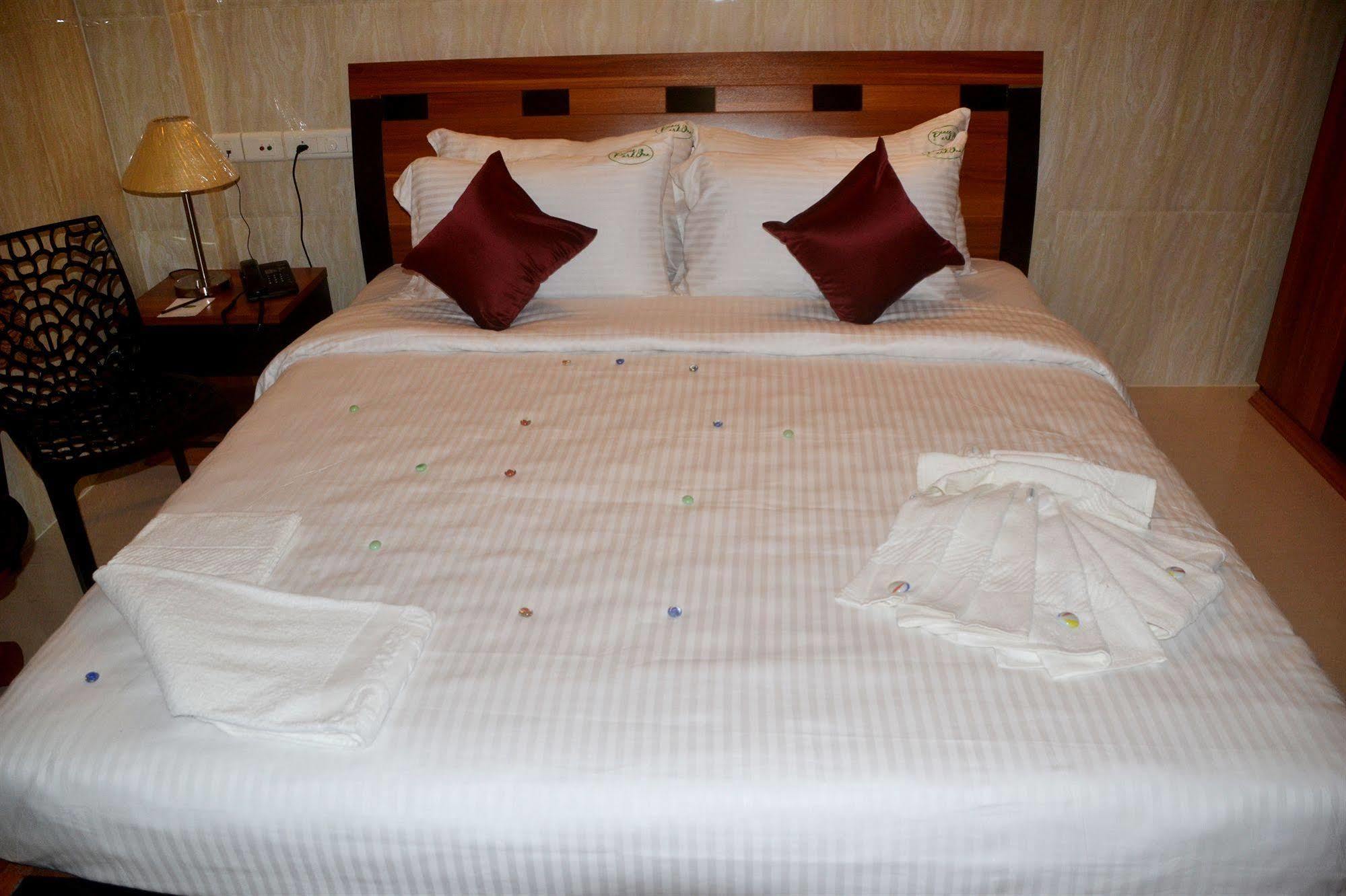 Peace Inn Chennai Eksteriør bilde