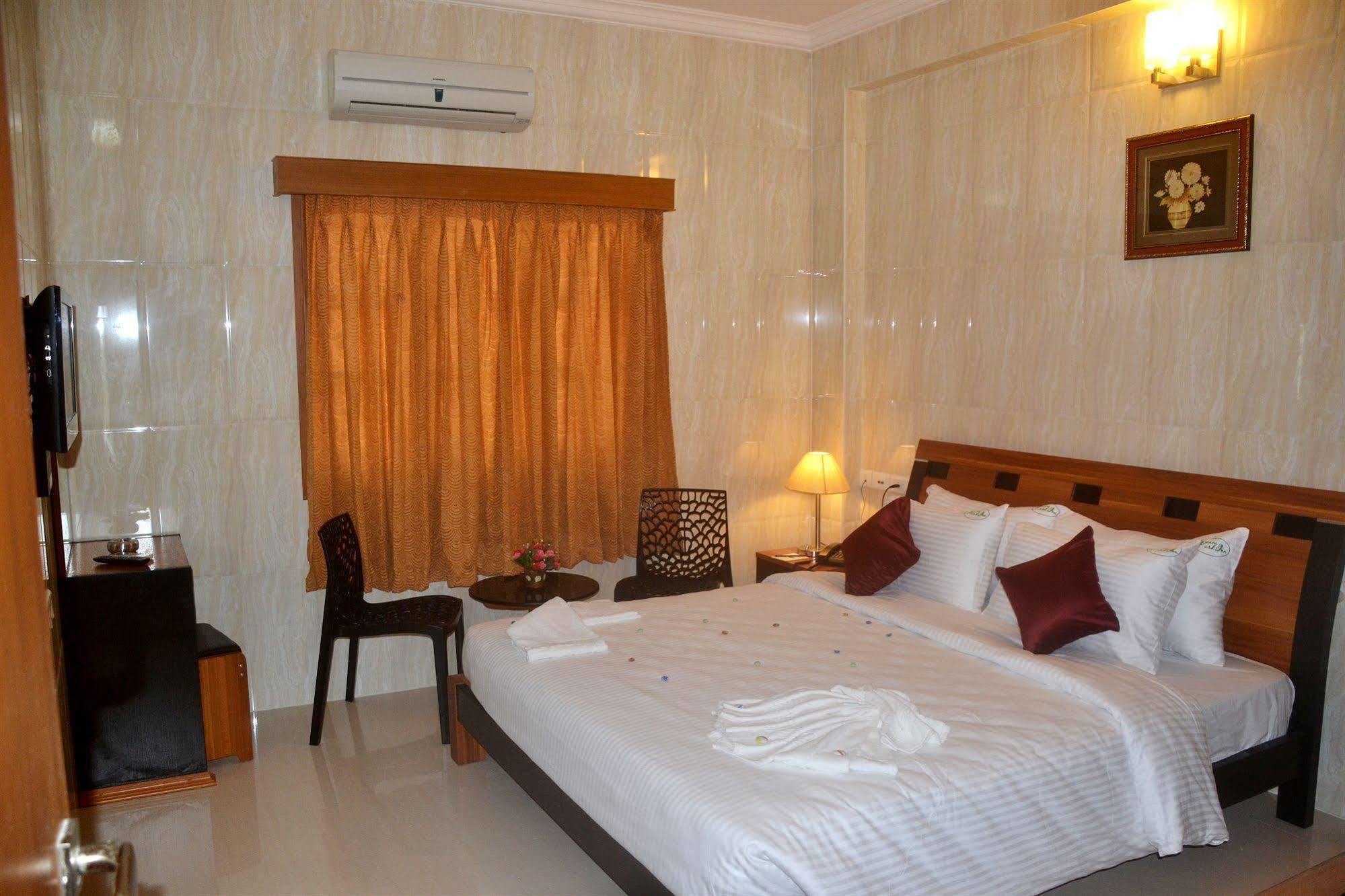 Peace Inn Chennai Eksteriør bilde