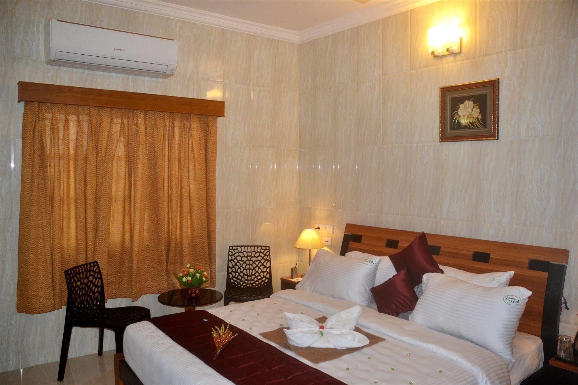 Peace Inn Chennai Eksteriør bilde