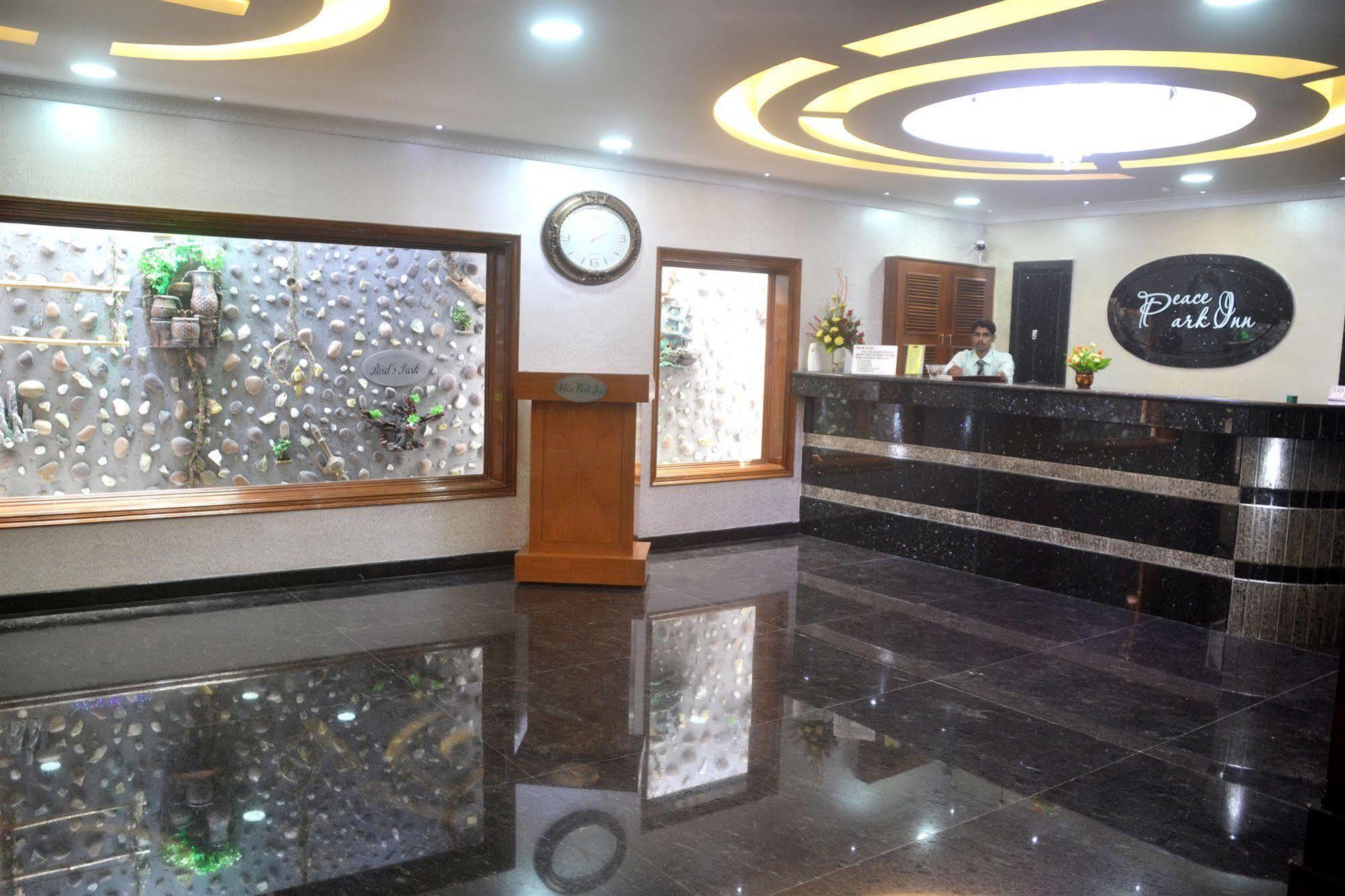 Peace Inn Chennai Eksteriør bilde