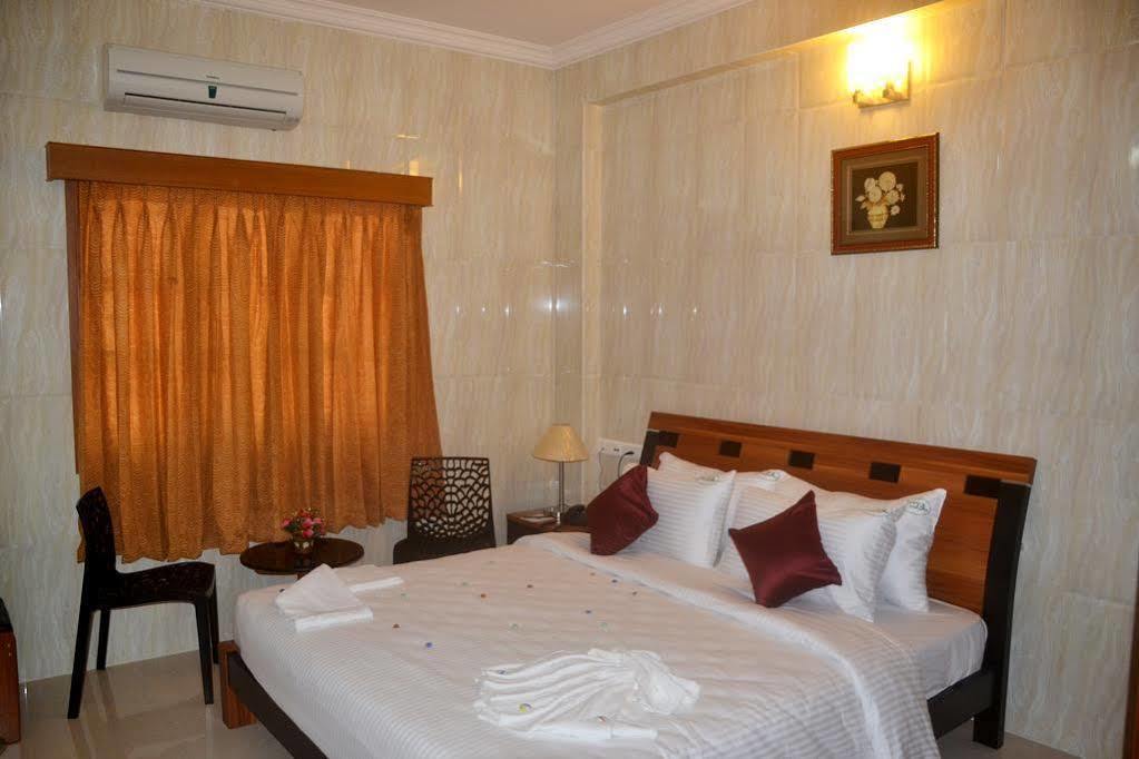 Peace Inn Chennai Eksteriør bilde